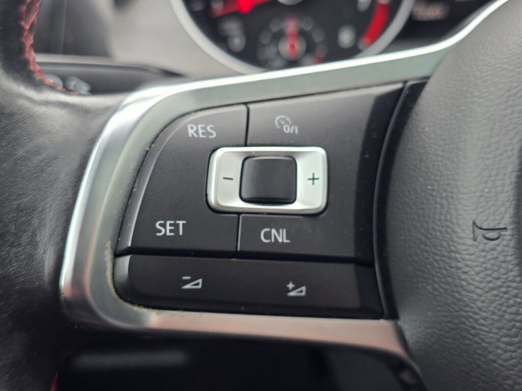 Used 2016 Volkswagen GTI SE w/ Lighting Package (SEL) FWD image 41