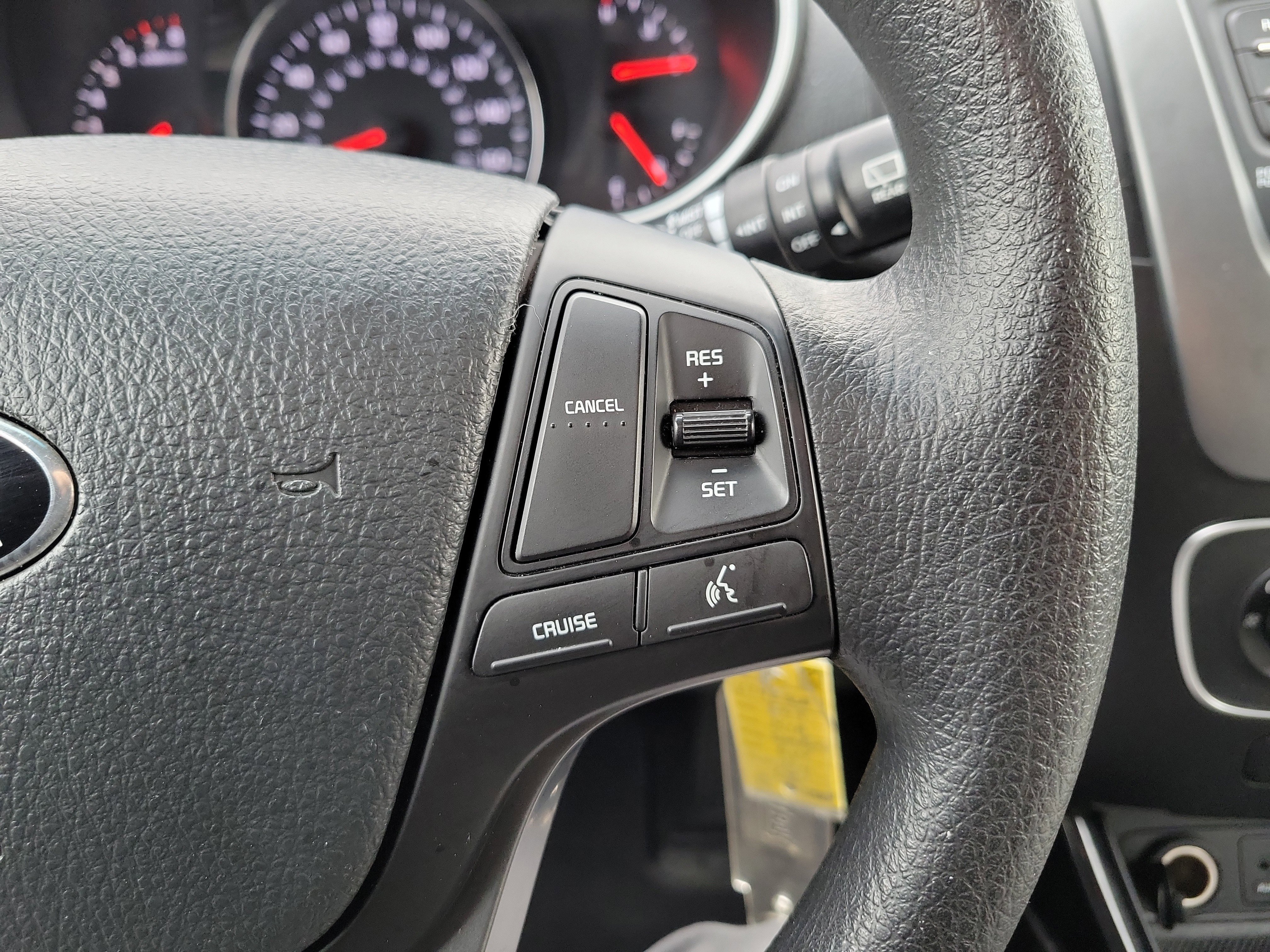 Used 2015 Kia Sorento LX image 28