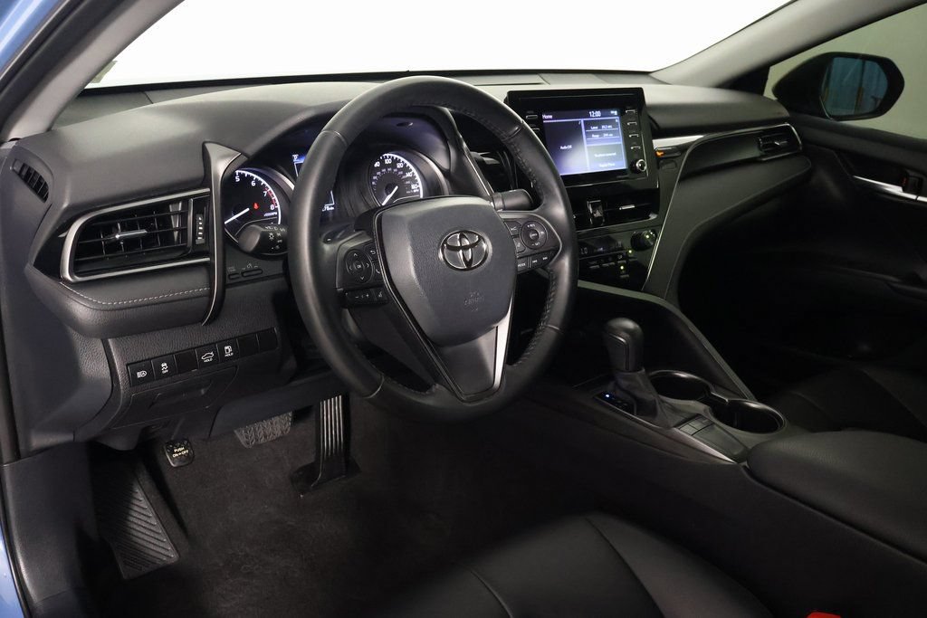 Used 2023 Toyota Camry SE FWD image 7