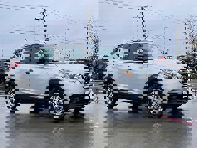 Used 2020 Nissan Kicks S image 5