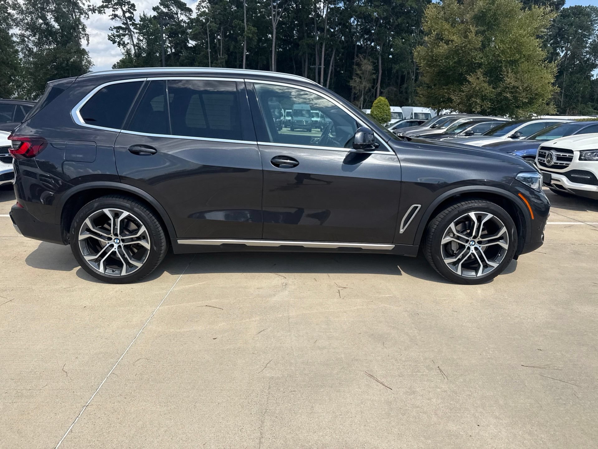 Used 2021 BMW X5 sDrive40i w/ Convenience Package RWD image 3