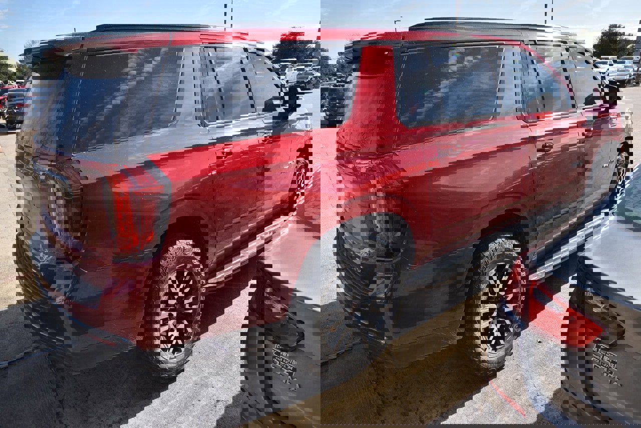 Used 2024 GMC Yukon XL AT4 w/ Technology Package image 6