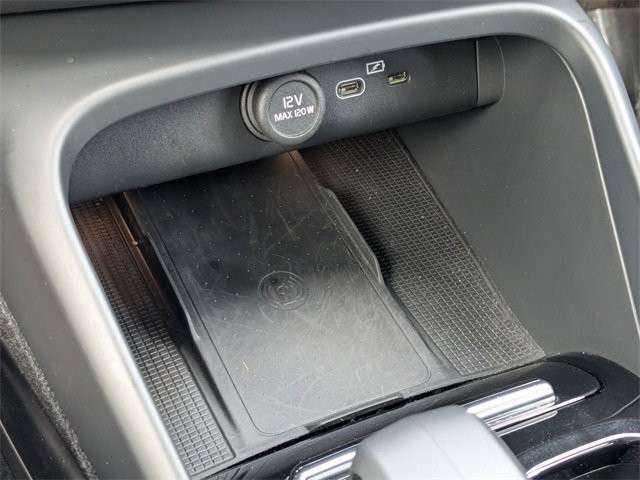 Used 2023 Volvo XC40 Recharge Ultimate image 24