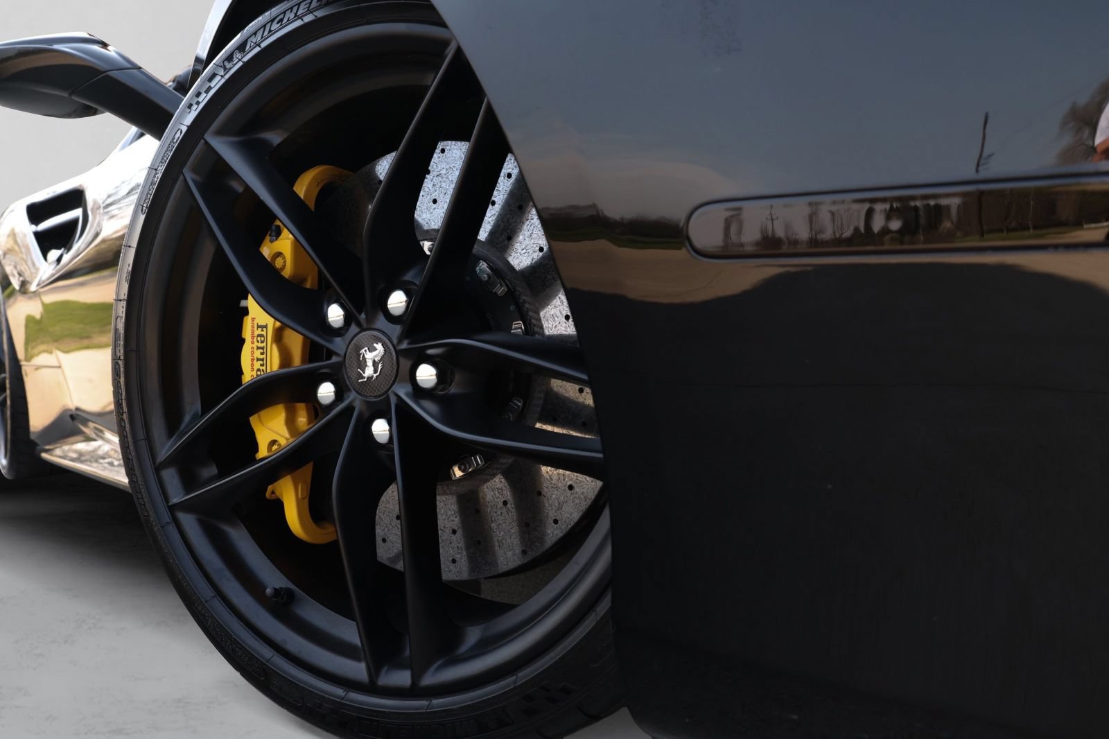 Used 2016 Ferrari 488 Spider RWD image 8
