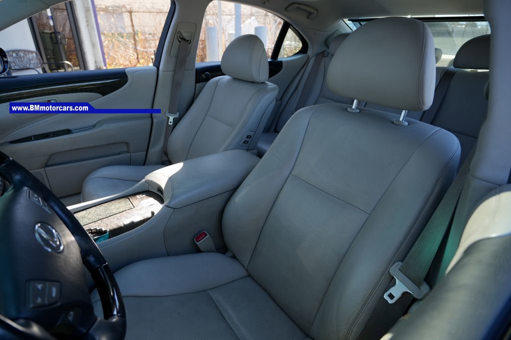 Used 2007 Lexus LS 460 image 16