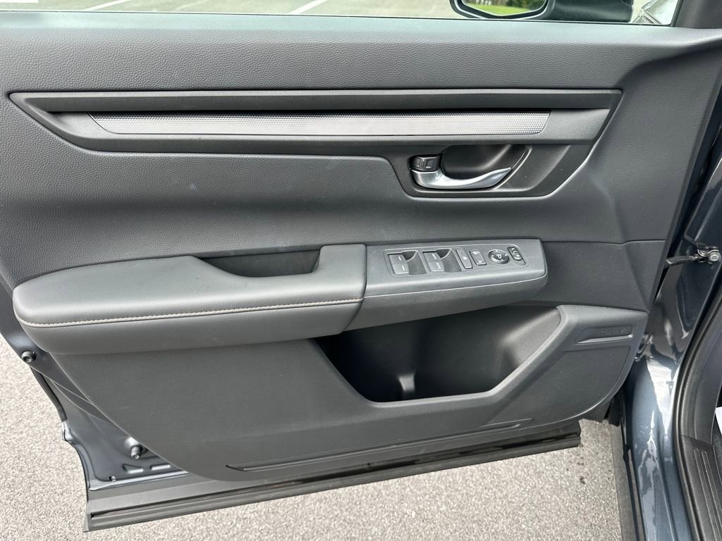 Used 2025 Honda CR-V Sport image 16