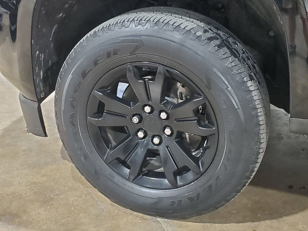 Used 2020 Chevrolet Colorado LT w/ Safety Package RWD image 38