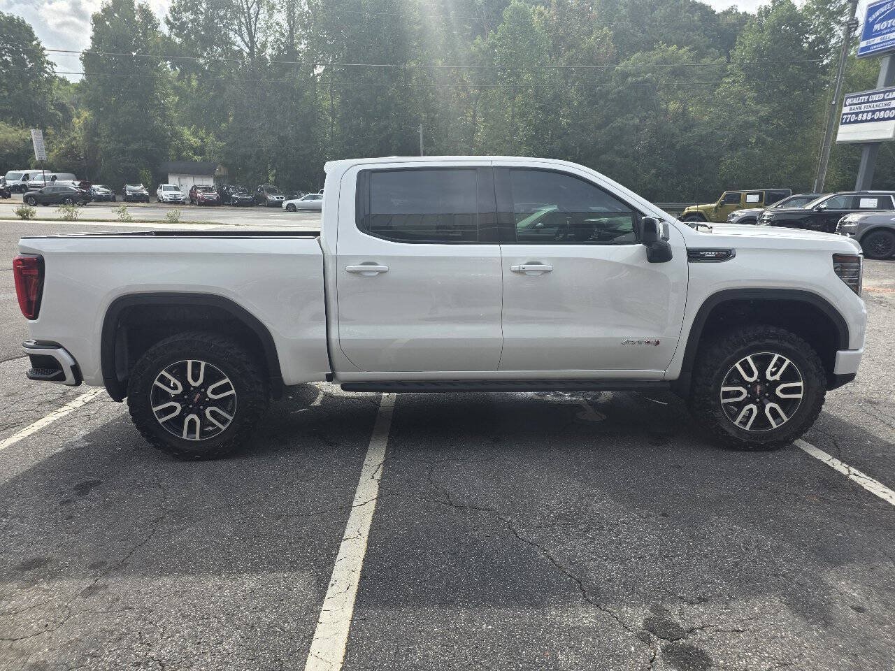 Used 2024 GMC Sierra 1500 AT4 w/ Technology Package AWD/4WD image 6