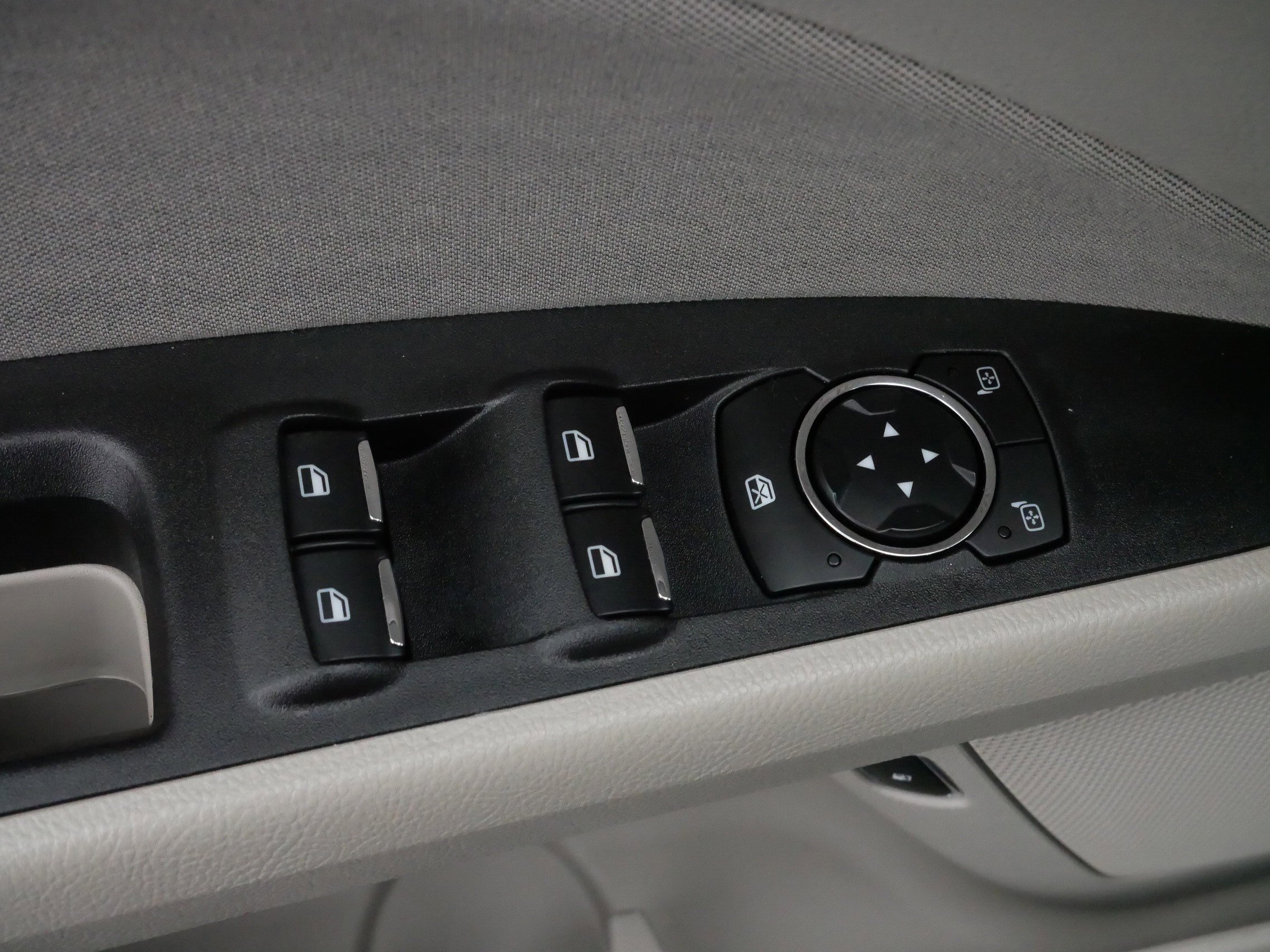 Used 2018 Ford Fusion SE image 19