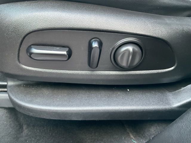 Used 2018 Chevrolet Traverse LT image 28