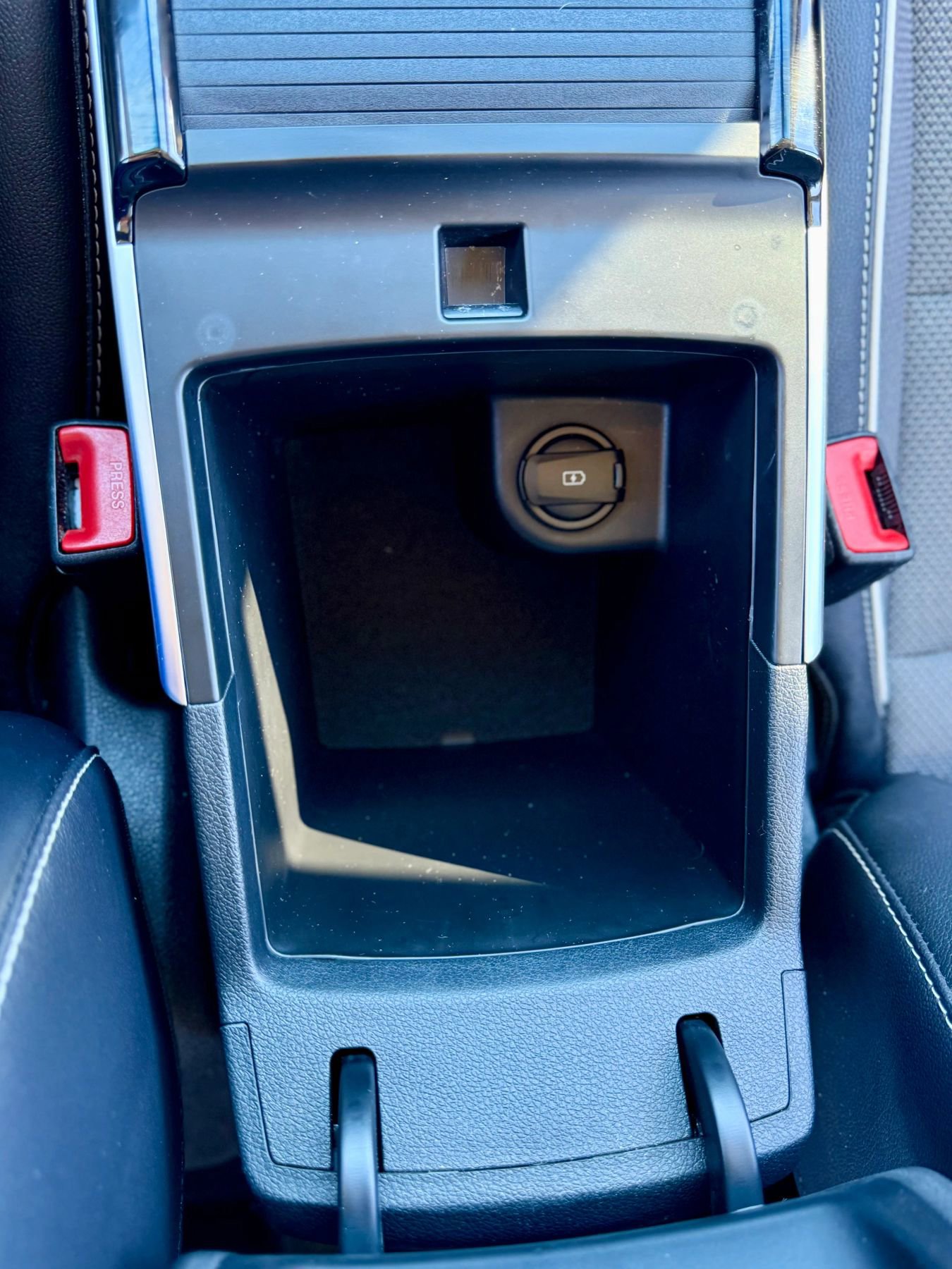 Used 2022 Kia Niro EX image 35