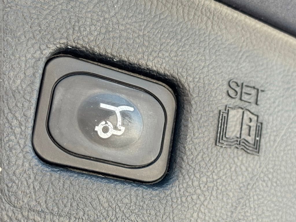 Used 2022 Ford Edge SEL w/ Convenience Package image 29