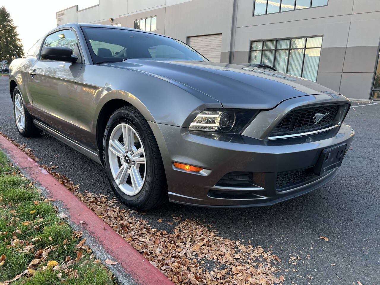 Used 2014 Ford Mustang Coupe RWD image 2