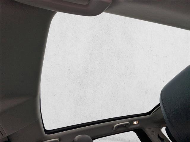 Used 2020 Land Rover Discovery Sport S image 17