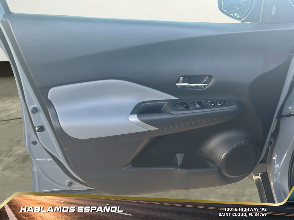 Used 2021 Nissan Kicks SR w/ SR Premium Package image 12