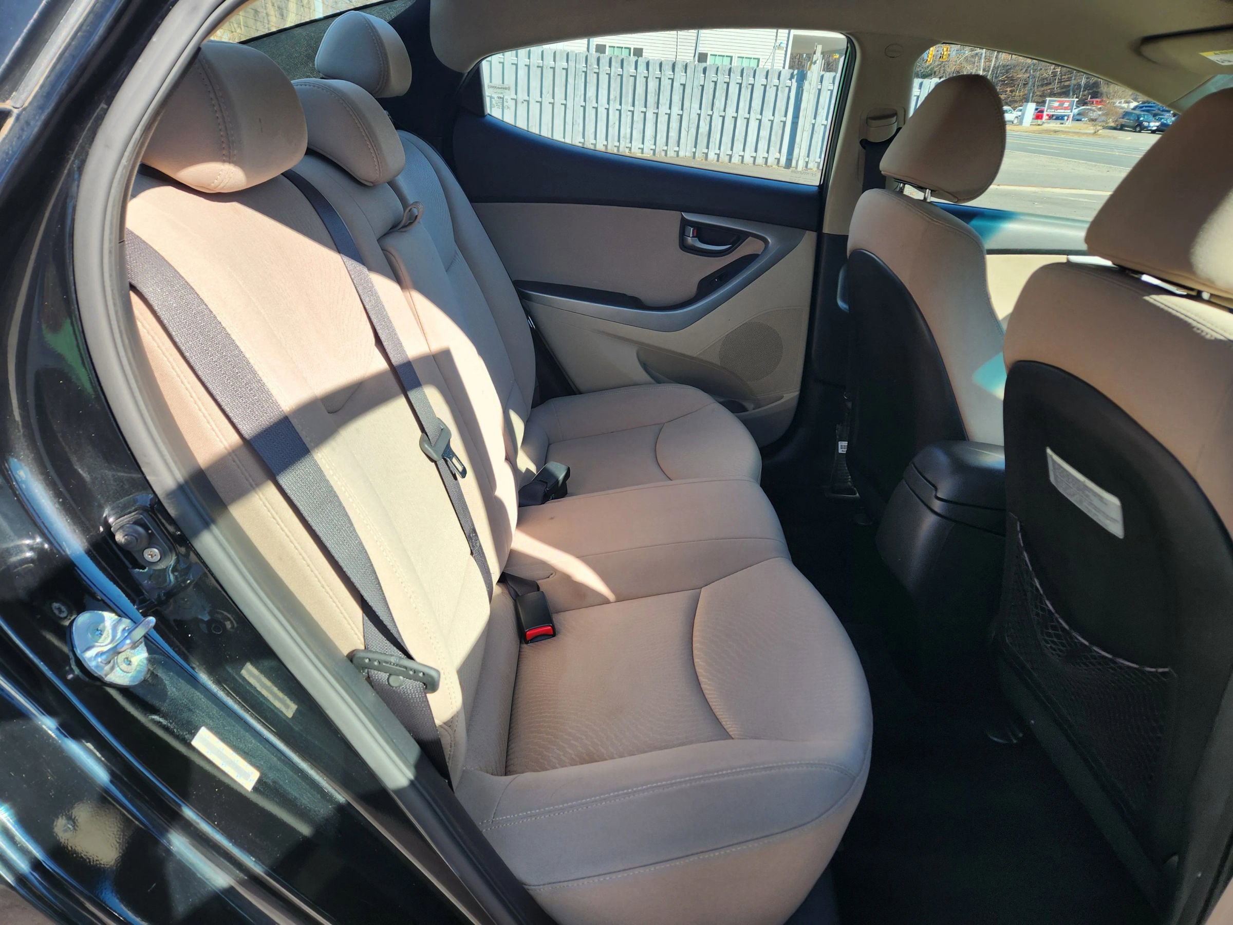 Used 2015 Hyundai Elantra SE w/ Option Group 02 FWD image 18