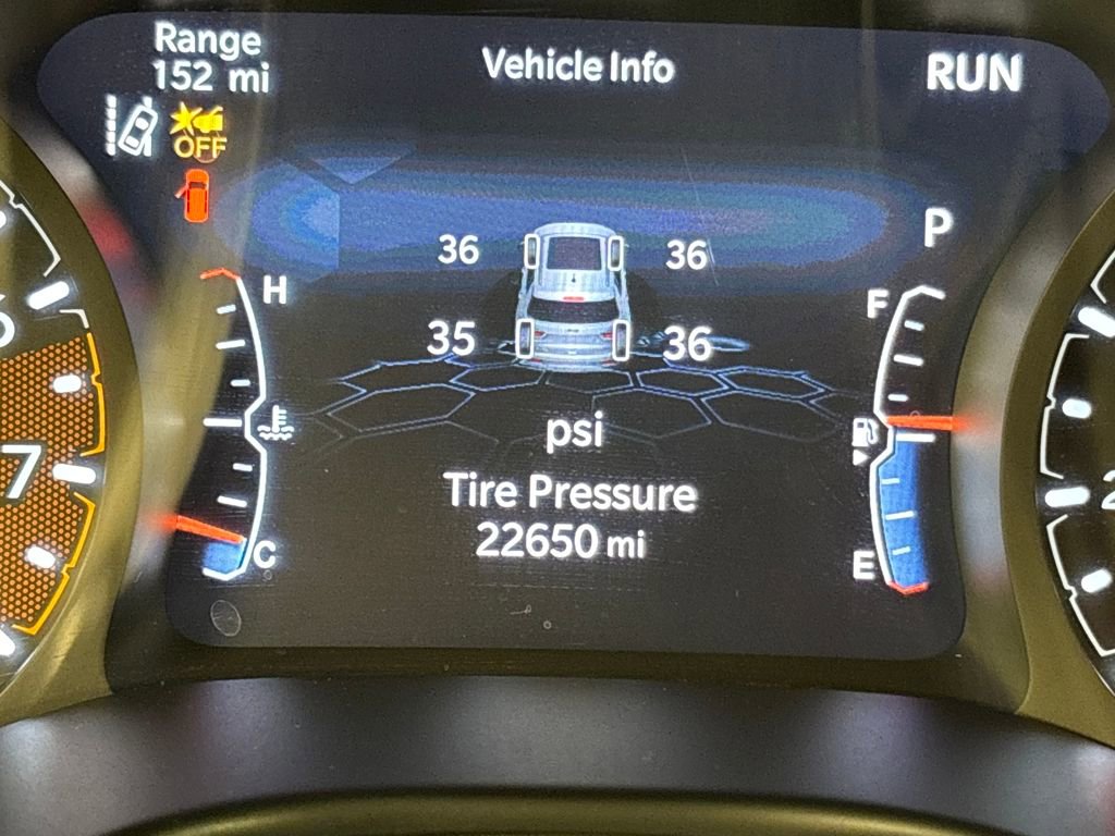 Used 2025 Jeep Compass Latitude image 34