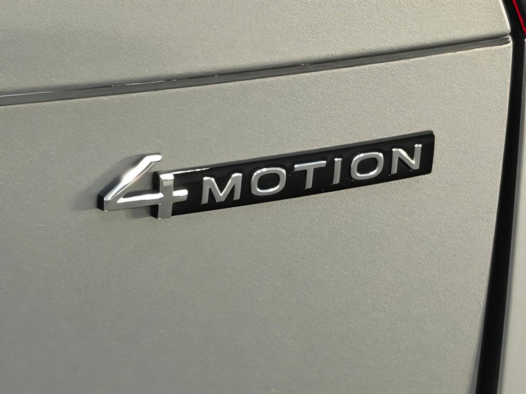 Used 2024 Volkswagen Tiguan SE AWD/4WD image 48