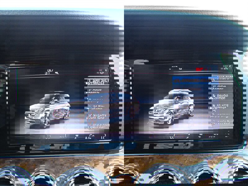 Used 2017 Mercedes-Benz E 400 4MATIC Wagon image 16