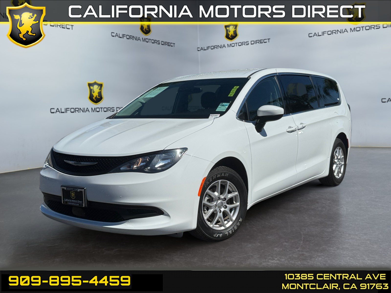 Used 2023 Chrysler Voyager LX FWD image 1
