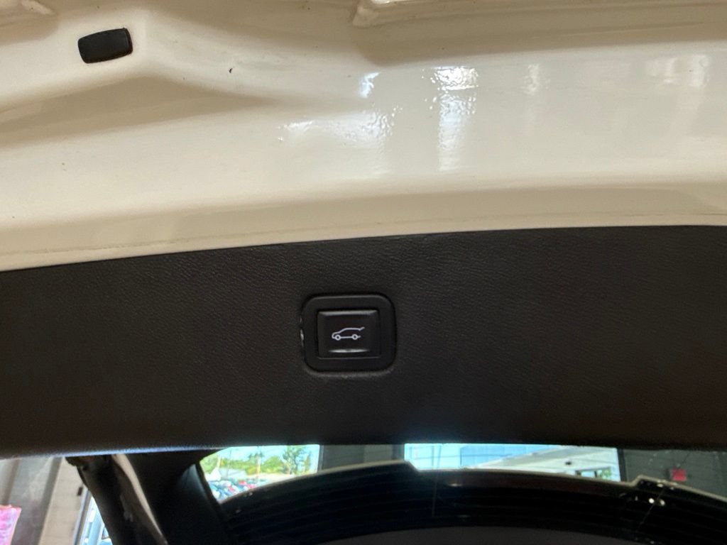 Used 2019 Chevrolet Blazer RS AWD/4WD image 19
