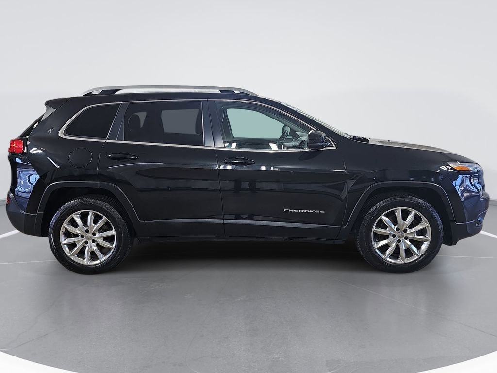 Used 2016 Jeep Cherokee Limited AWD/4WD image 2