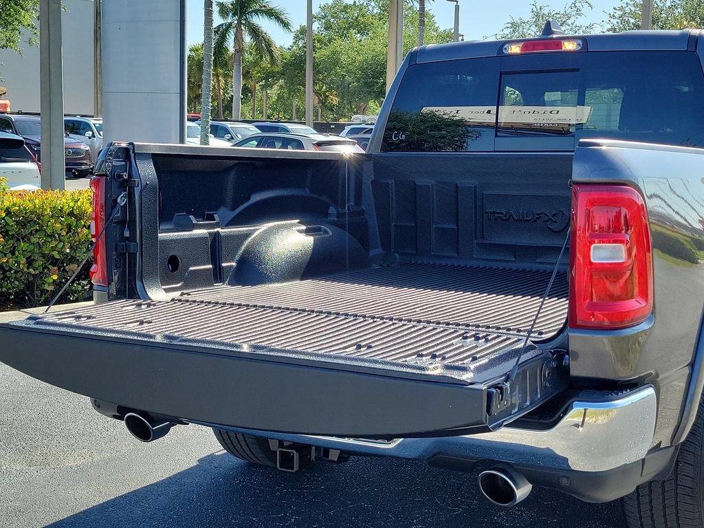 Used 2026 RAM 1500 Laramie AWD/4WD image 17