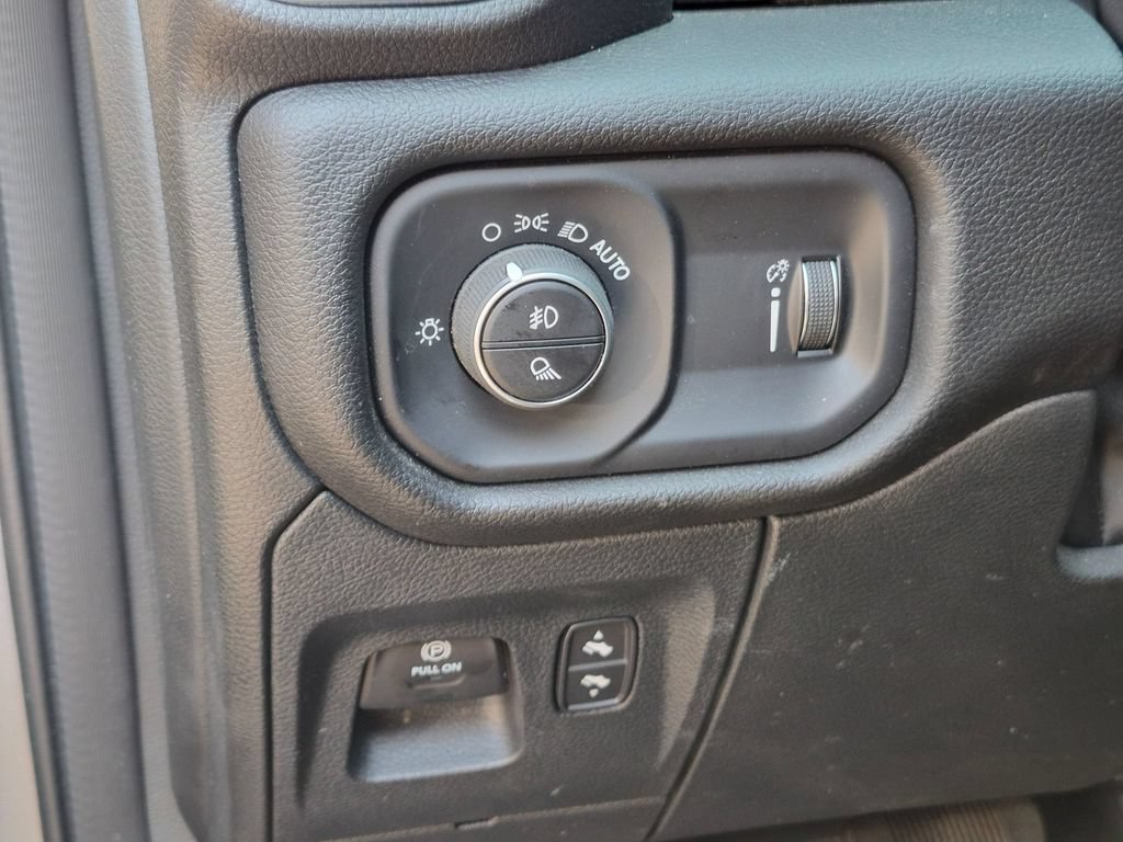 Used 2024 RAM 1500 Big Horn AWD/4WD image 10