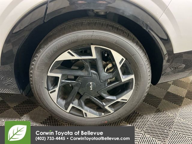 Used 2025 Kia Sportage SX image 25