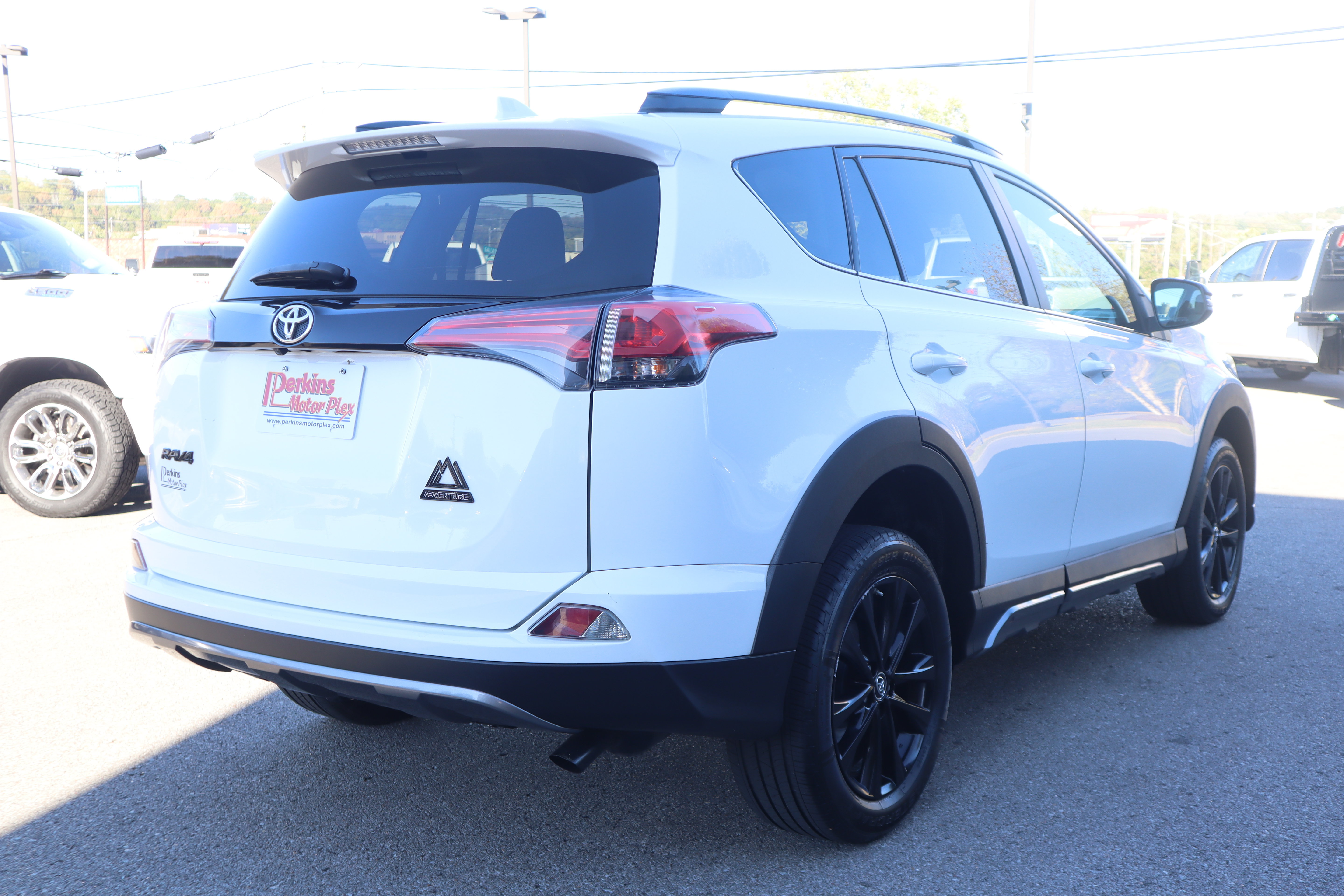 Used 2018 Toyota RAV4 XLE AWD/4WD image 7