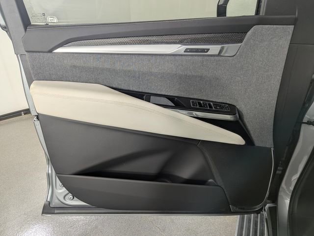 Used 2025 Cadillac Escalade V image 9