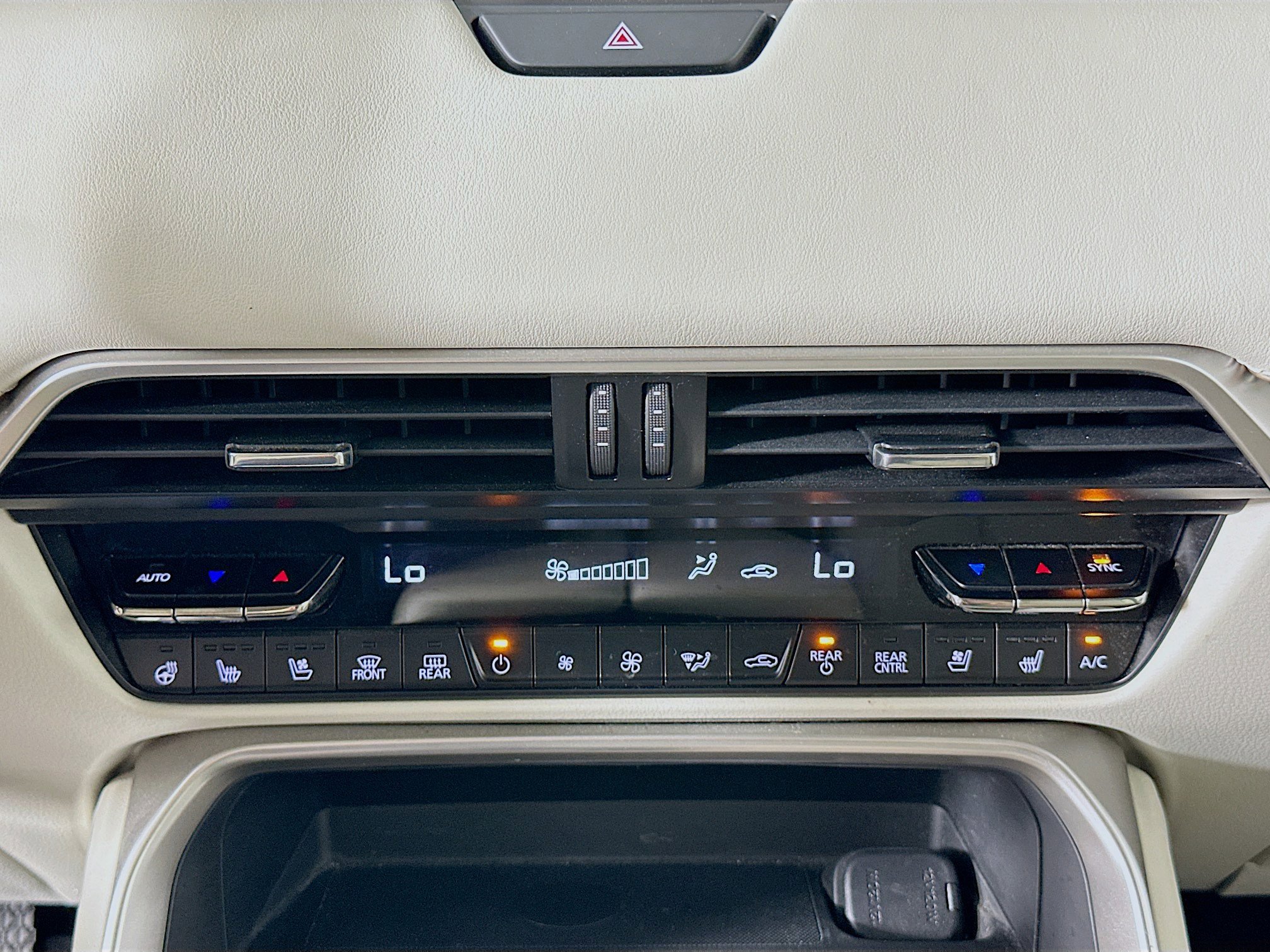 Used 2024 MAZDA CX-90 Plug-In Hybrid w/ Premium Plus image 24