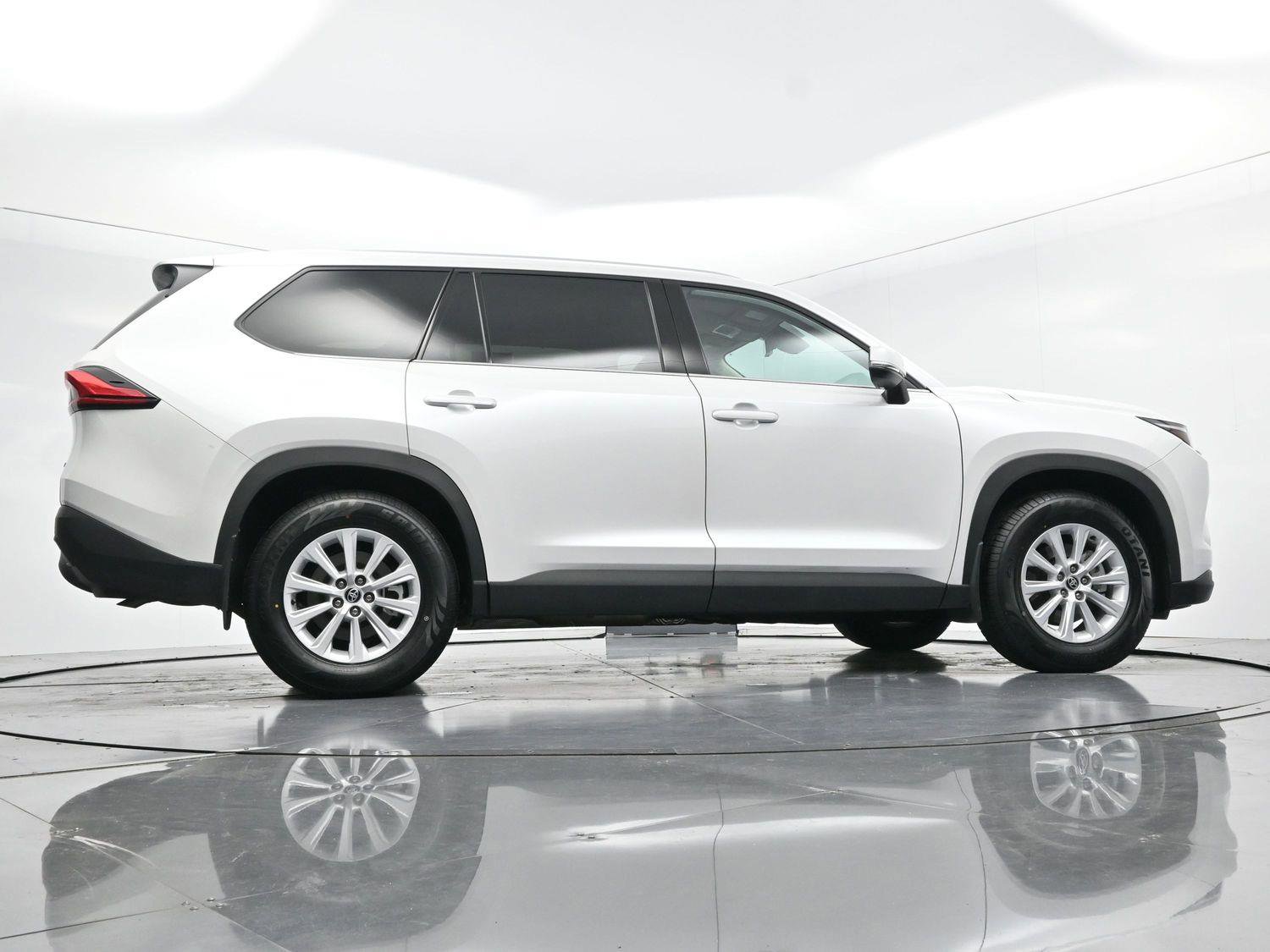 Used 2024 Toyota Grand Highlander XLE image 56