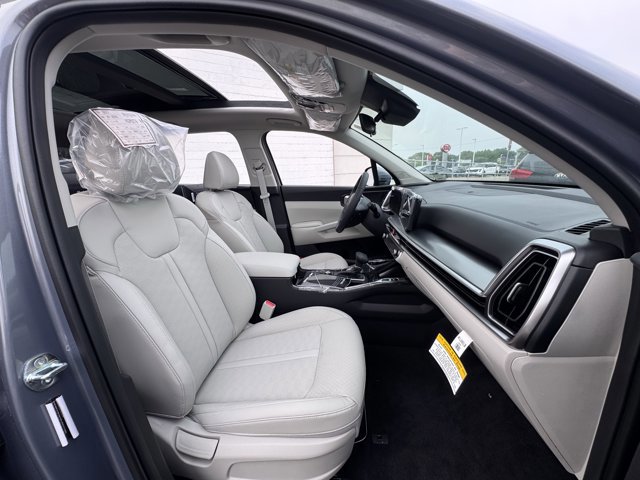 New 2025 Kia Sorento S w/ Panoramic Sunroof Package image 8