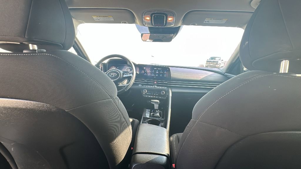 Used 2023 Hyundai Elantra SEL w/ Convenience Package image 29