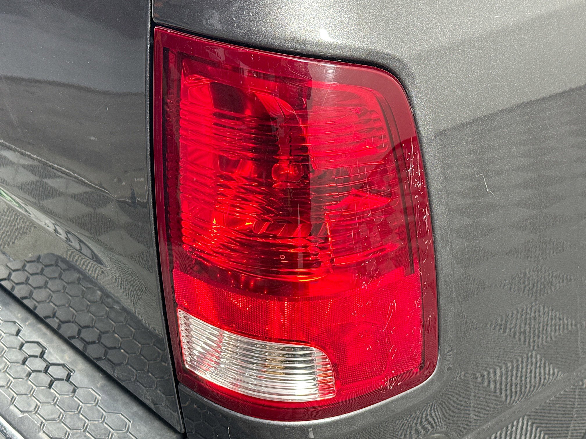 Used 2020 RAM 1500 Classic SLT image 32