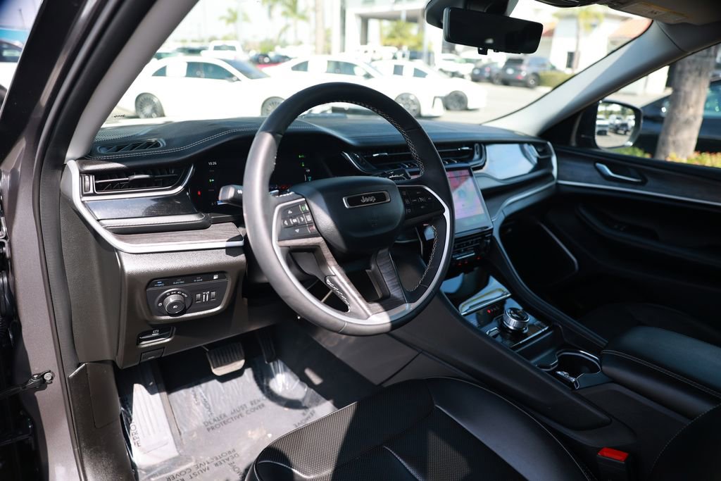 Used 2024 Jeep Grand Cherokee Limited 4xe w/ Luxury Tech Group II image 16