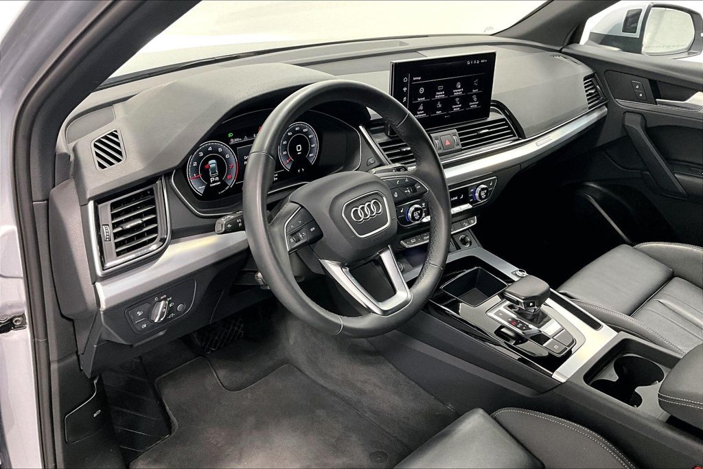Used 2025 Audi Q5 2.0T Premium AWD/4WD image 16