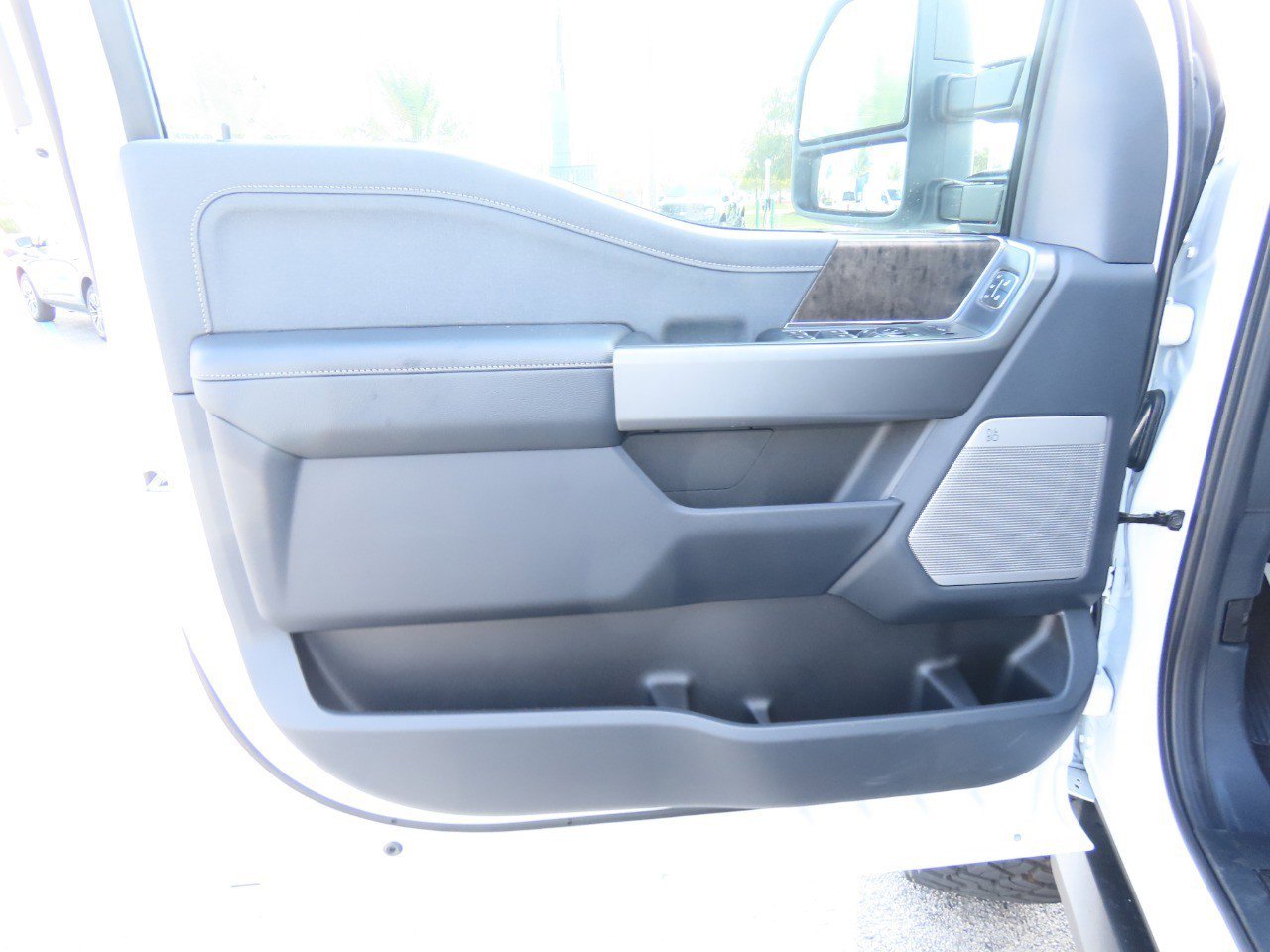 New 2026 Ford F250 Lariat w/ Black Appearance Package image 24