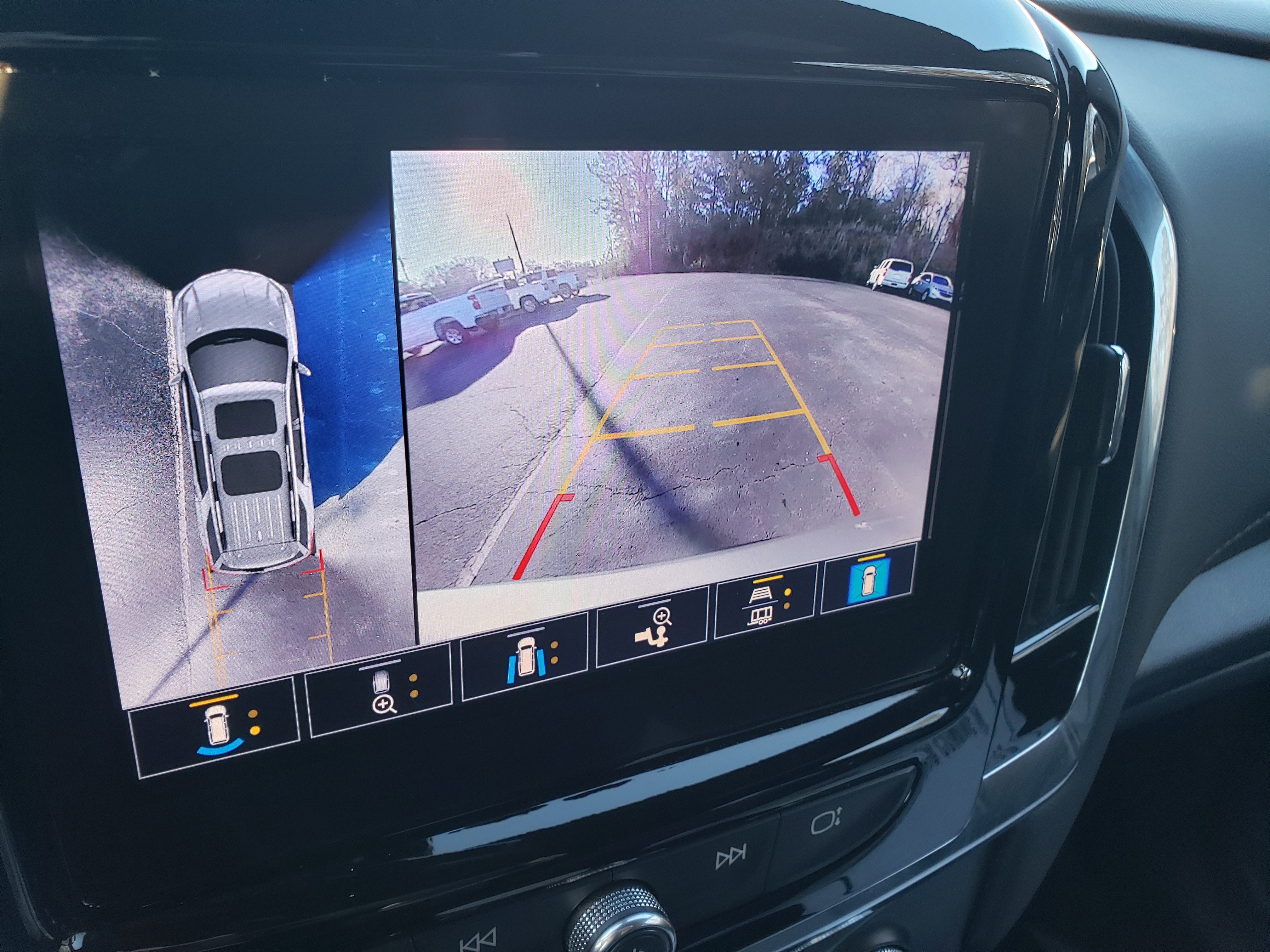 Used 2023 Chevrolet Traverse RS w/ LPO, Floor Liner Package image 37