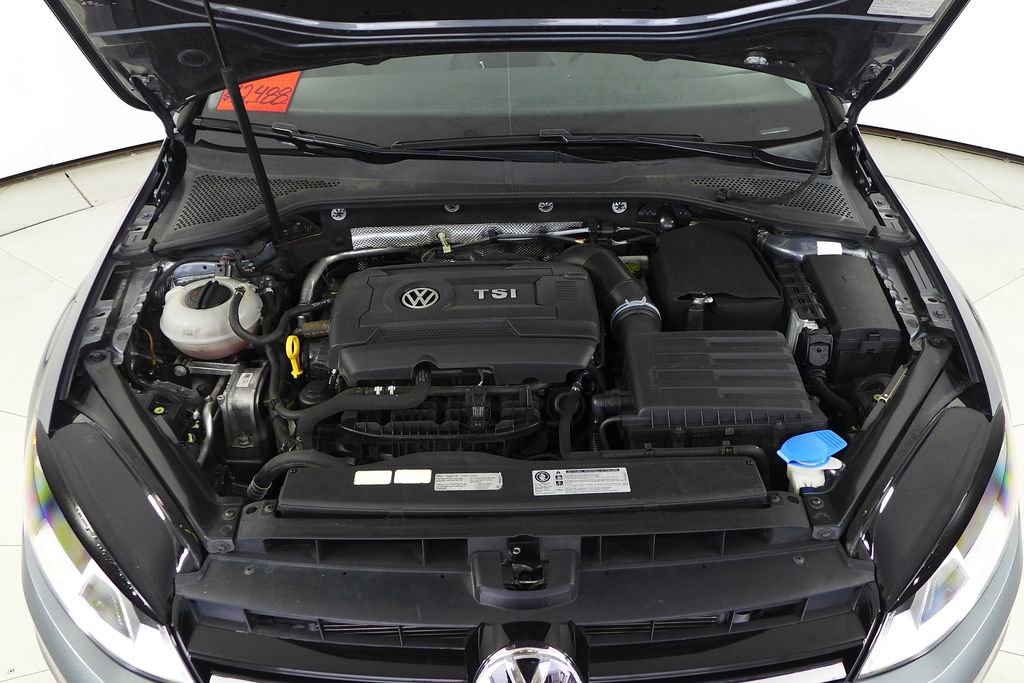 Used 2017 Volkswagen Golf S image 6