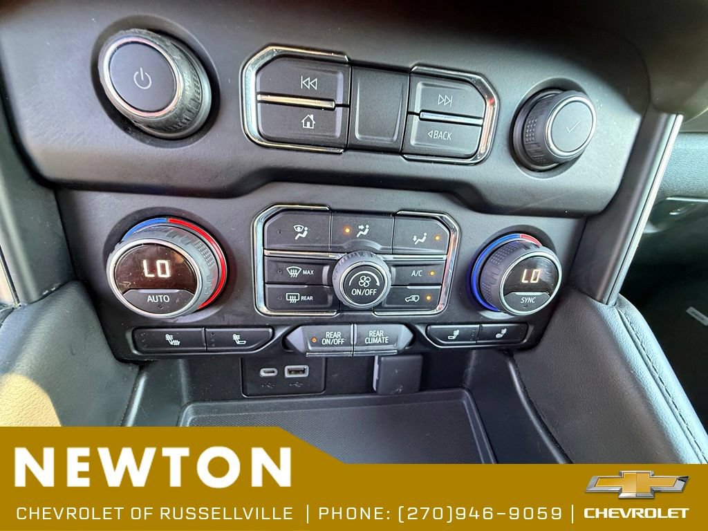 Used 2022 Chevrolet Suburban LT RWD image 10