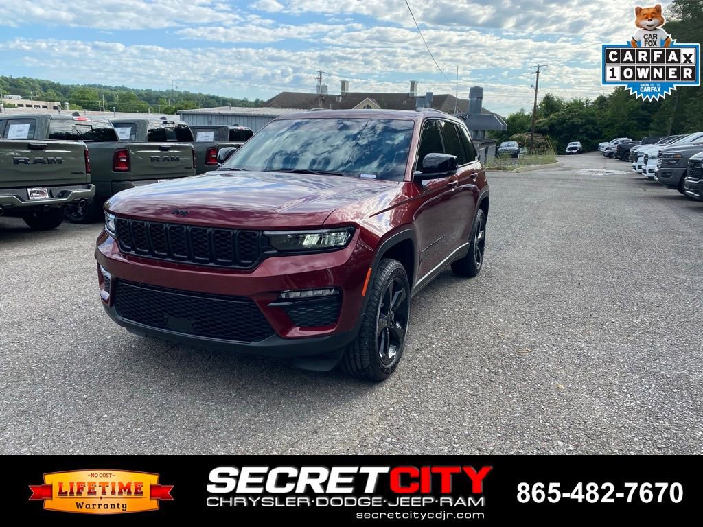 Used 2025 Jeep Grand Cherokee Limited w/ Black Appearance Package