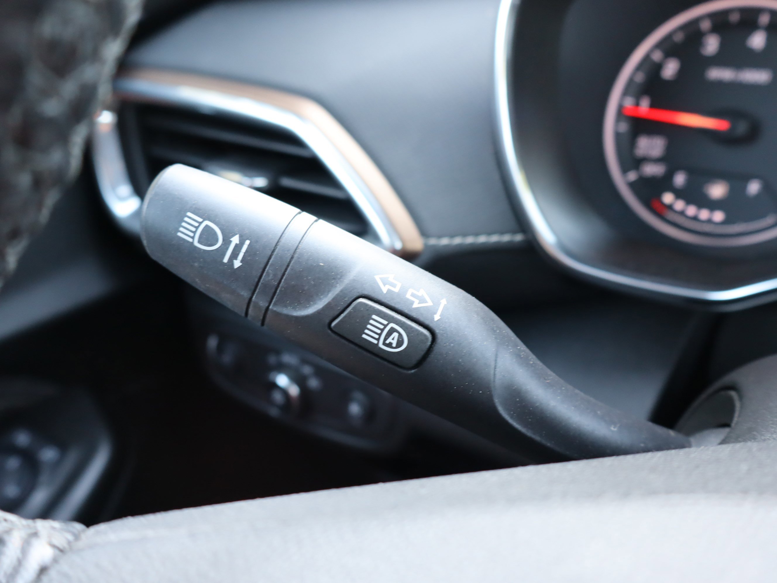 Used 2021 Chevrolet TrailBlazer ACTIV w/ Technology Package FWD image 21