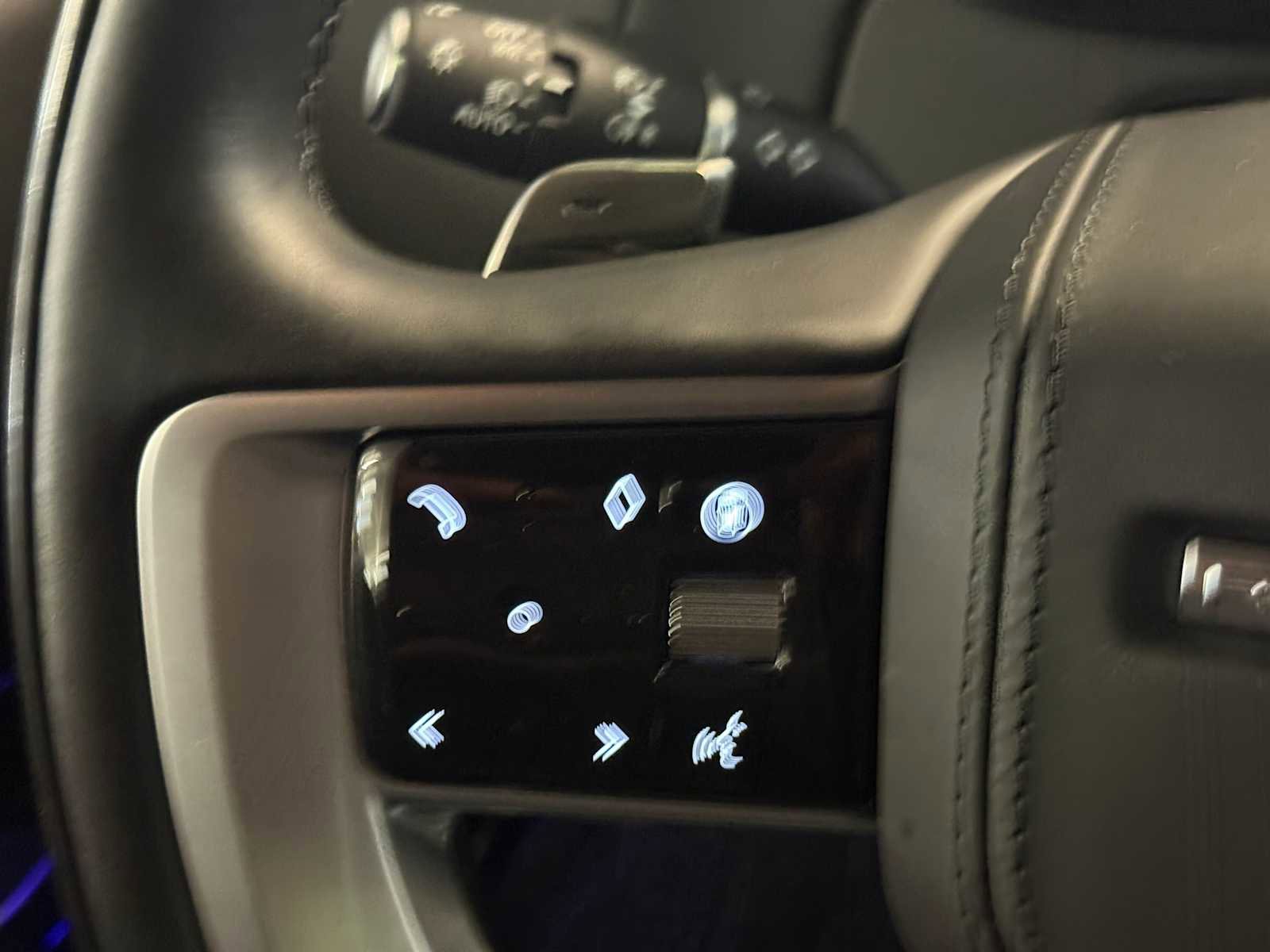 Certified 2025 Land Rover Range Rover Autobiography image 24