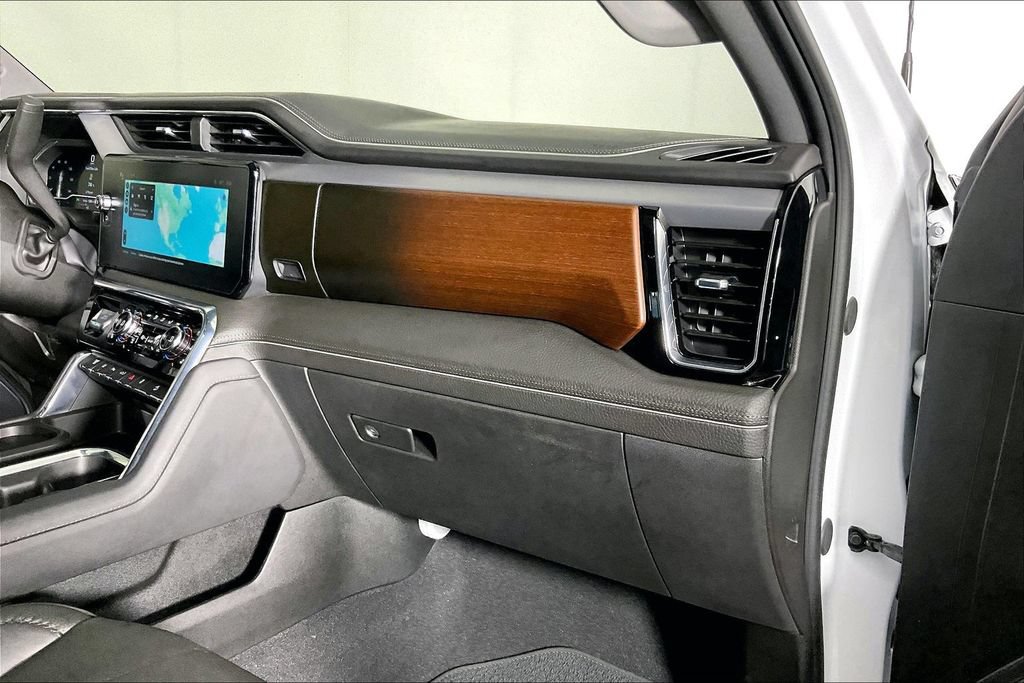 Used 2025 GMC Sierra 2500 Denali w/ Denali Reserve Package AWD/4WD image 19