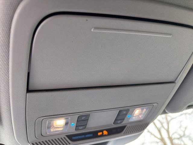 Used 2022 Ford Explorer XLT w/ Equipment Group 202A image 30