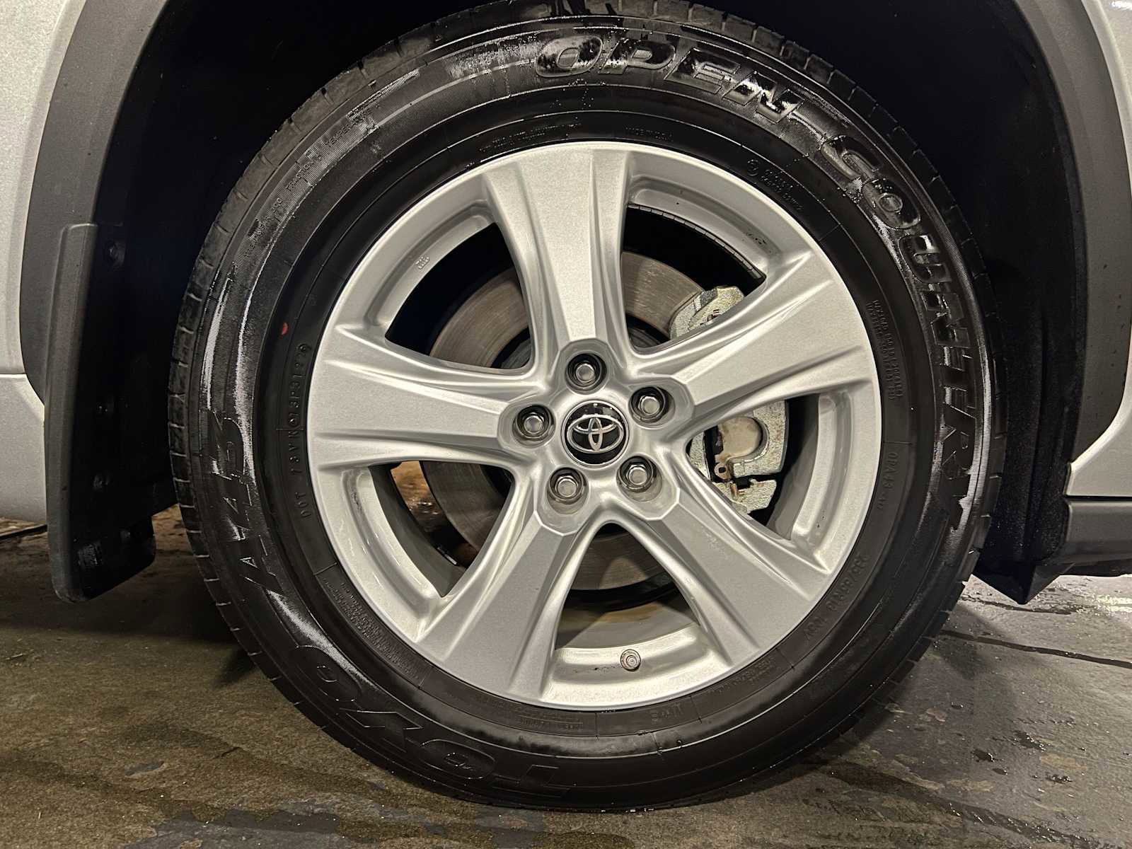 Used 2022 Toyota Highlander LE image 9