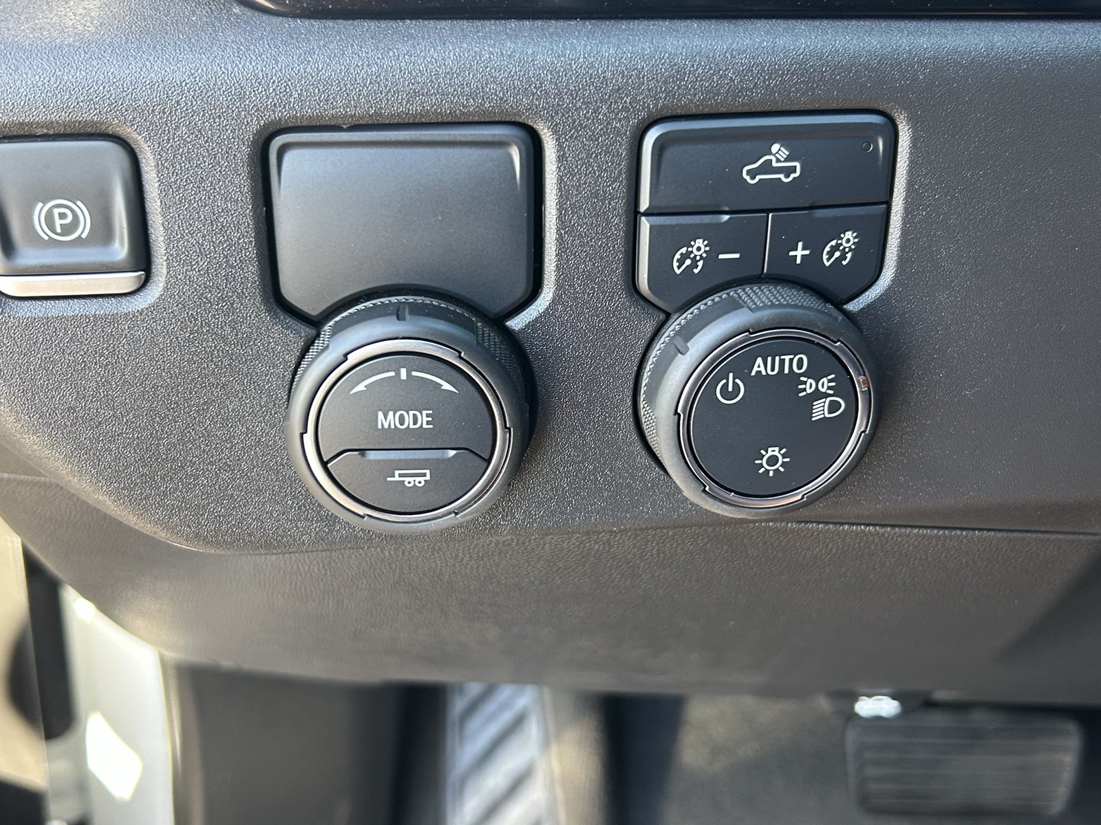 Certified 2025 Chevrolet Silverado 1500 LT RWD image 29