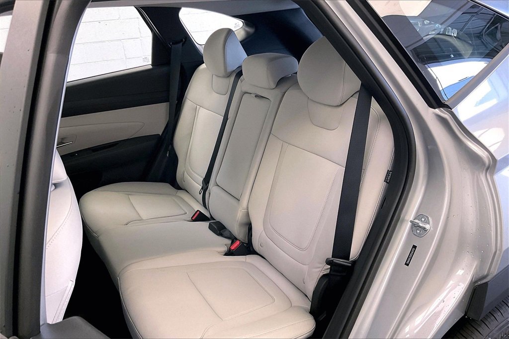 New 2025 Hyundai Tucson SE image 10